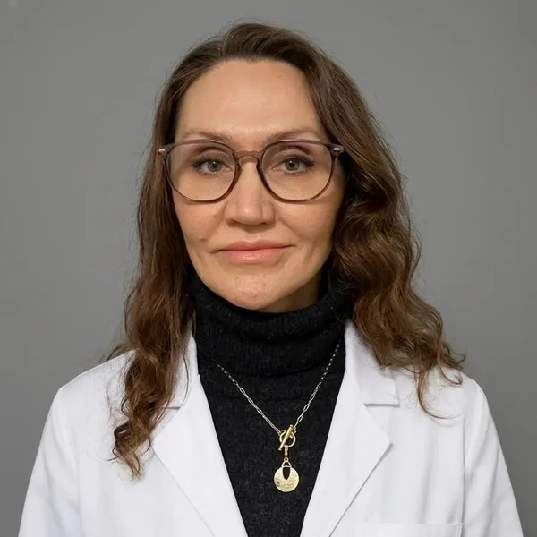 Ломакина, сотрудник наркологической клиники «Вита»